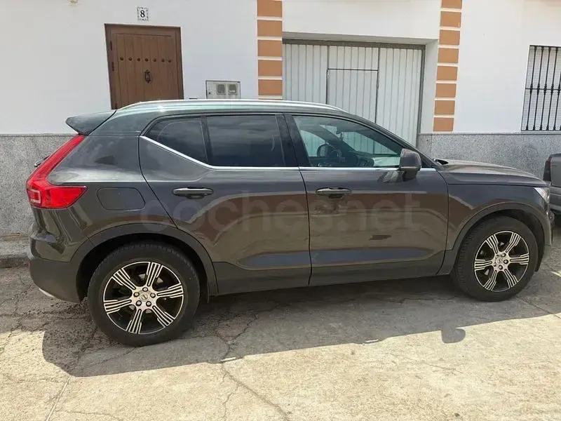 Usado Volvo XC40 Inscription 150 CV (110 kW) 2018 Gris / plata SUV