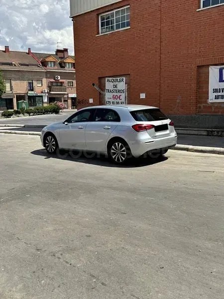 Usado Mercedes A250 218 CV (160 kW) 2021 Gris / plata Berlina