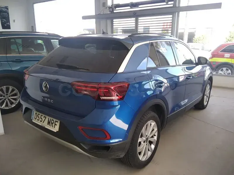 Usado VW T-Roc Life 116 CV (85 kW) 2024 Azul SUV
