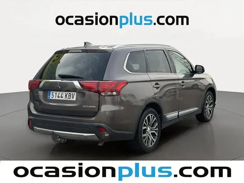 Usado Mitsubishi Outlander Motion 150 CV (110 kW) 2017 Marrón SUV