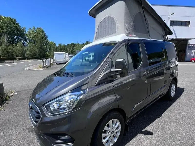 Usado Ford Transit Custom Nugget 130 CV (95 kW) 2022 Gris / plata Monovolumen