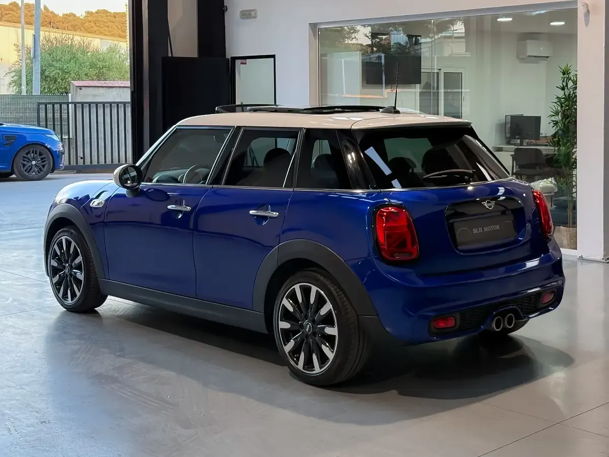 Usado Mini Cooper S 192 CV (141 kW) 2019 Azul Utilitario