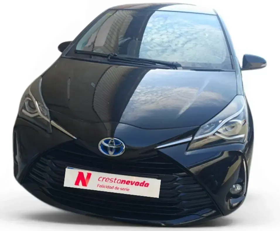 Usado Toyota Yaris Hybrid Active 73 CV (53 kW) 2019 Negro