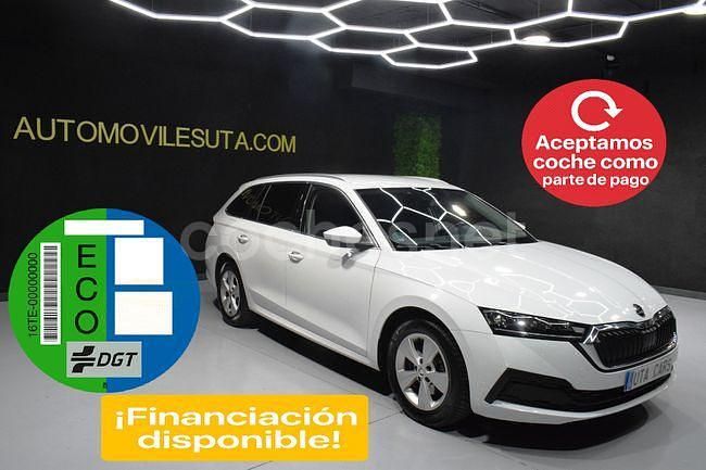 Blanco Usado 2021 Skoda Octavia Ambition Berlina | 13.499 € (Precio justo) - Imagen 1/4