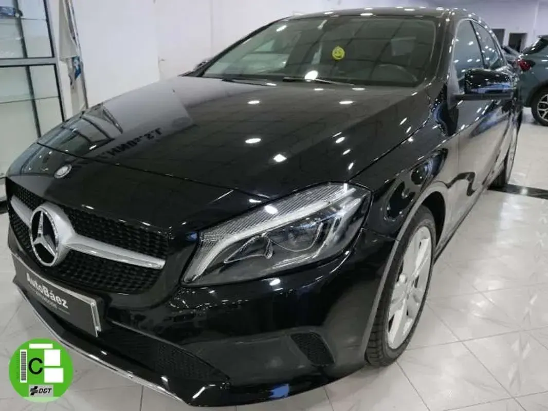 Begagnad Mercedes A200 136 HK (100 kW) 2017 Svart Halvkombi