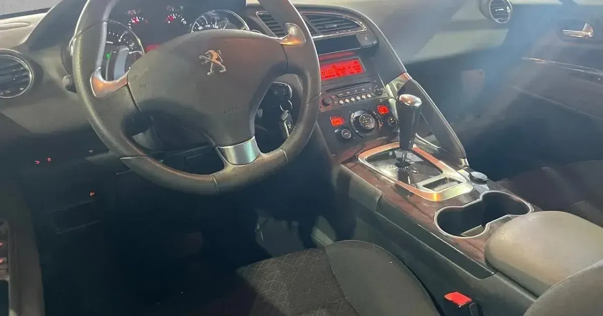Usado Peugeot 3008 Style 115 CV (84 kW) 2014 Familiar