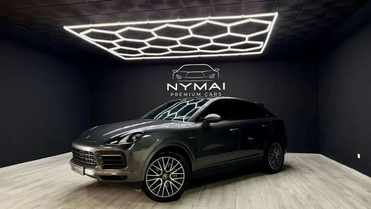 Usado Porsche Cayenne 462 CV (339 kW) 2020 Gris / plata SUV