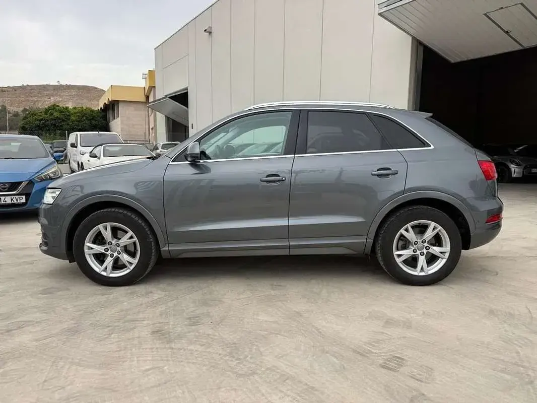 Usado Audi Q3 Attraction 179 CV (131 kW) 2015 Gris SUV