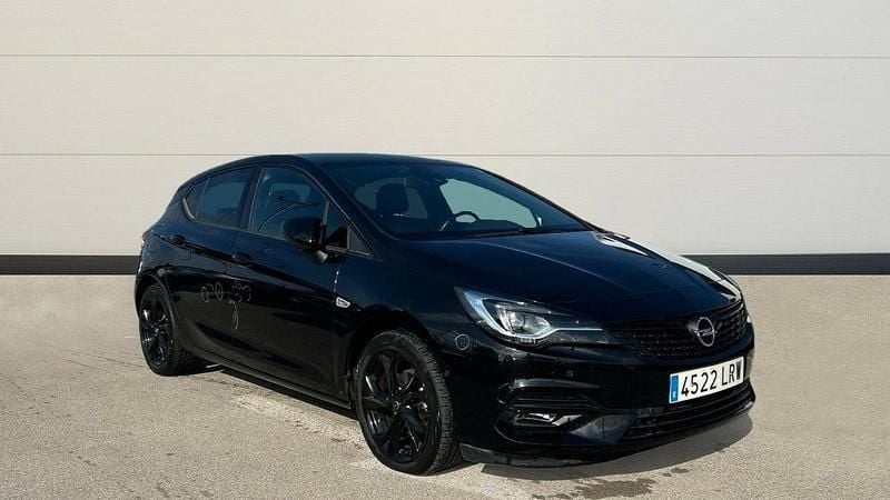 Negro Usado 2021 Opel Astra Ultimate Berlina | 13.900 € (Precio justo) - Imagen 1/4
