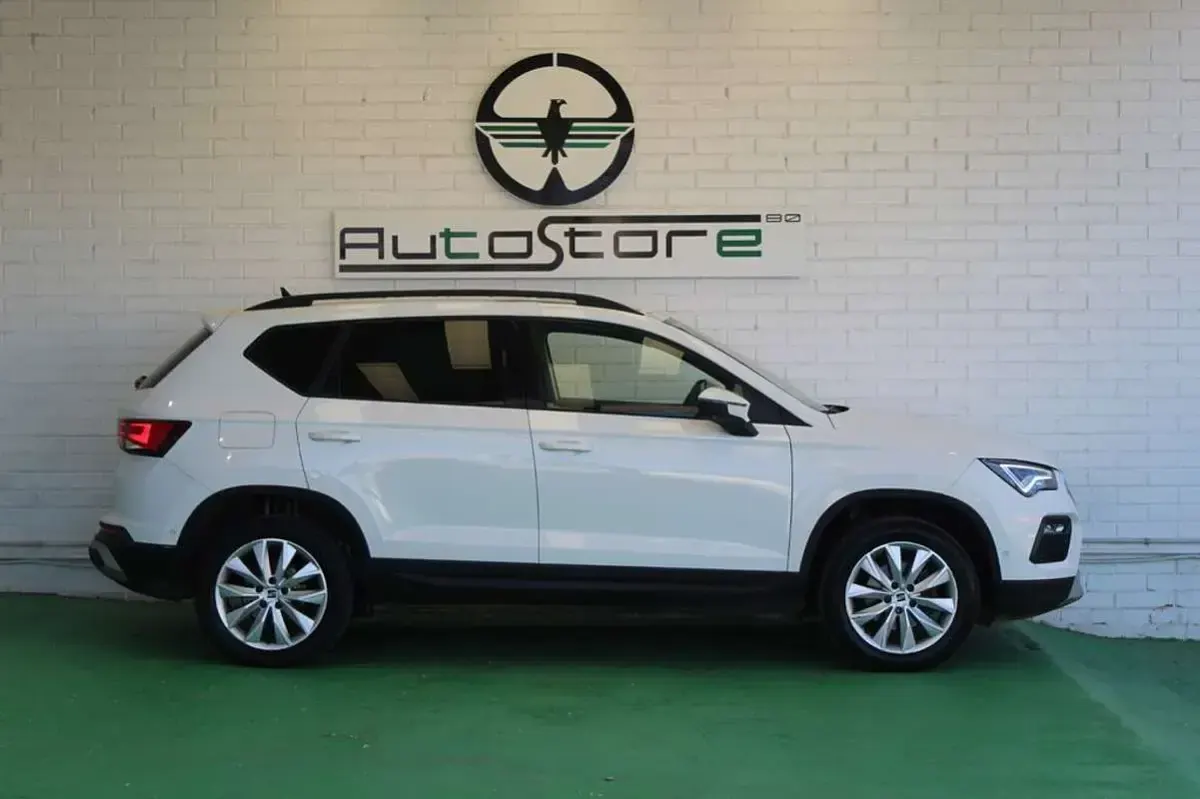 Usado Seat Ateca Style 150 CV (110 kW) 2021 Blanco SUV