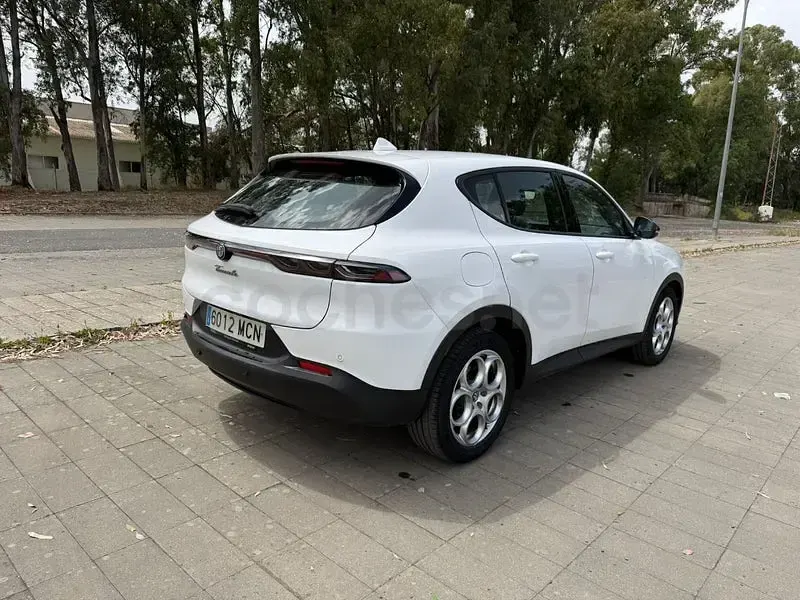 Usado Alfa Romeo Tonale Sprint 130 CV (95 kW) 2022 Blanco SUV