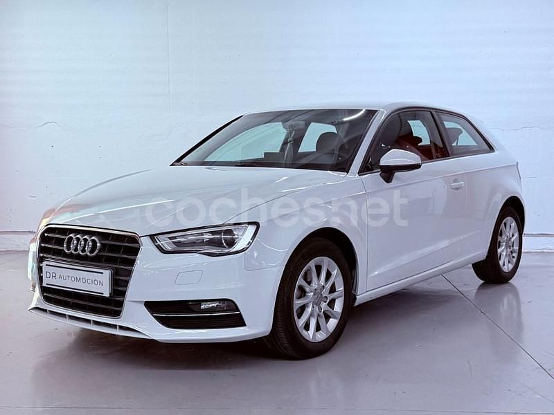 Usado Audi A3 Attraction 110 CV (80 kW) 2016 Blanco Berlina