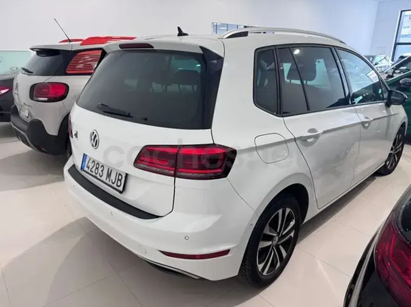Usado VW Golf VII Advance 115 CV (84 kW) 2019 Blanco Familiar