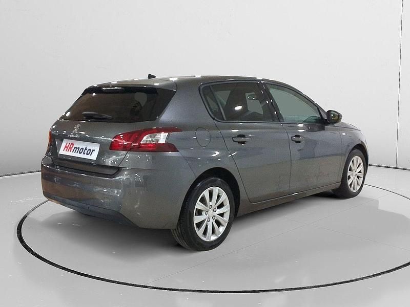 Usado Peugeot 308 Access 82 CV (60 kW) 2016 Gris / plata Berlina