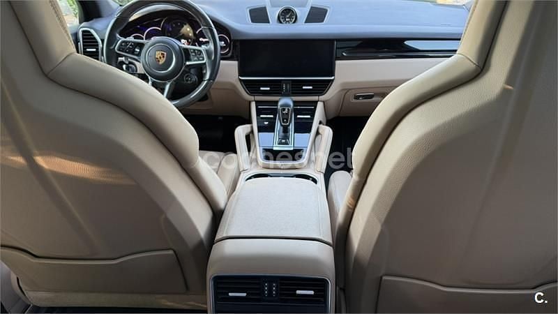 Usado Porsche Cayenne 462 CV (339 kW) 2022 Gris / plata SUV