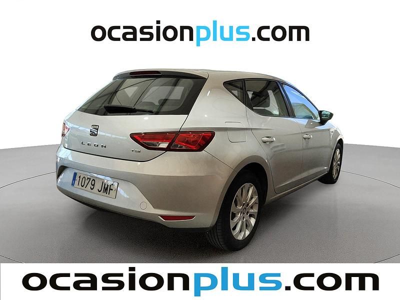 Usado Seat Leon Style 110 CV (80 kW) 2016 Gris plata Utilitario