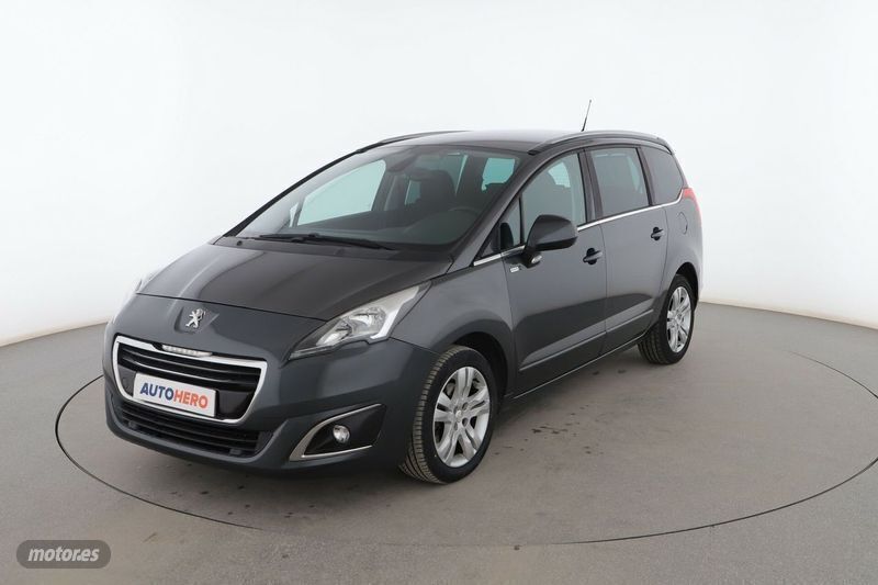 Gris Usado 2016 Peugeot 5008 Style Monovolumen | 10.499 € (Precio justo) - Imagen 1/3