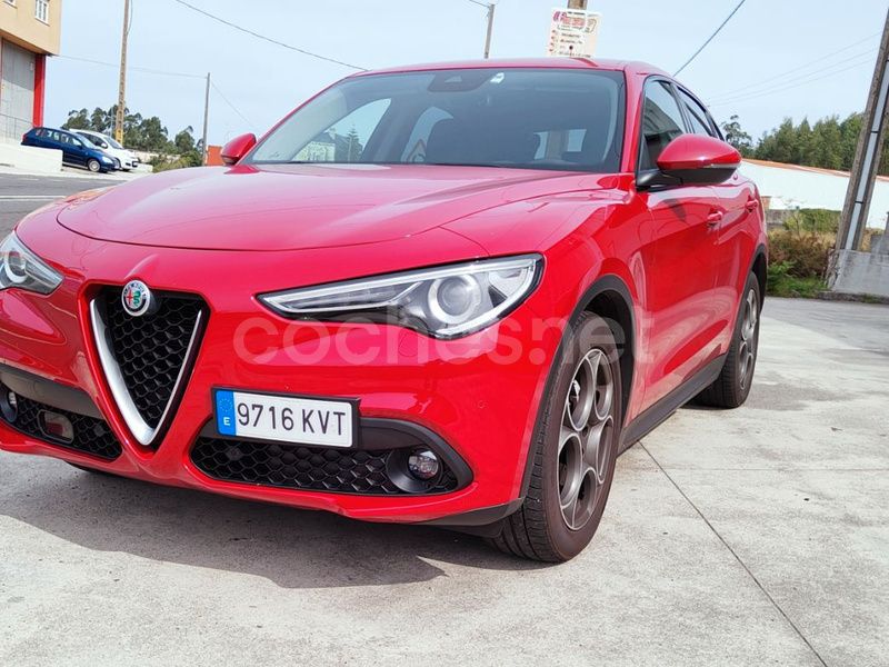 Rojo Usado 2019 Alfa Romeo Stelvio Super SUV | 22.500 € (Caro) - Imagen 1/4