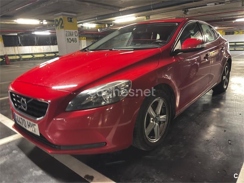Usado Volvo V40 Momentum 115 CV (84 kW) 2014 Rojo Berlina