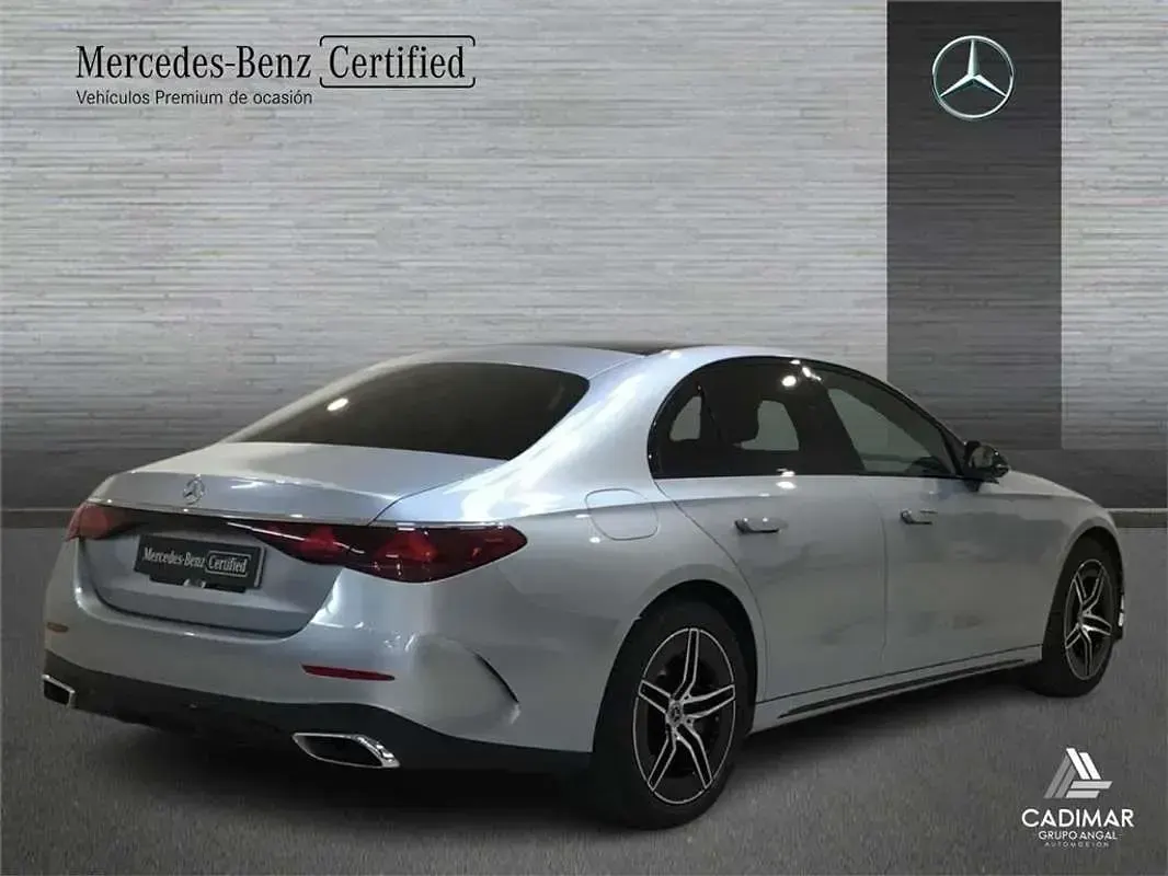 Usado Mercedes E300 313 CV (230 kW) 2024 Berlina