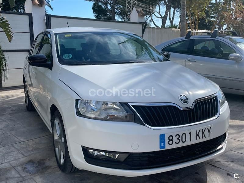 Usado Skoda Rapid Active 116 HP (85 kW) 2018 Branco Citadino