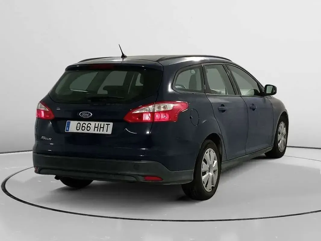 Usado Ford Focus Trend 114 CV (83 kW) 2011 Azul Familiar