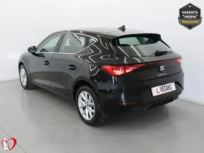 Używany Seat Leon Style 116 KM (85 kW) 2025 Czarny Sedan/Limuzyna