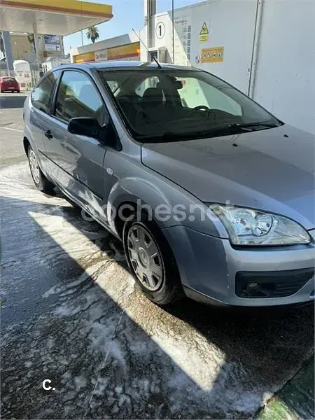 Usado Ford Focus Trend 90 CV (66 kW) 2005 Azul Berlina