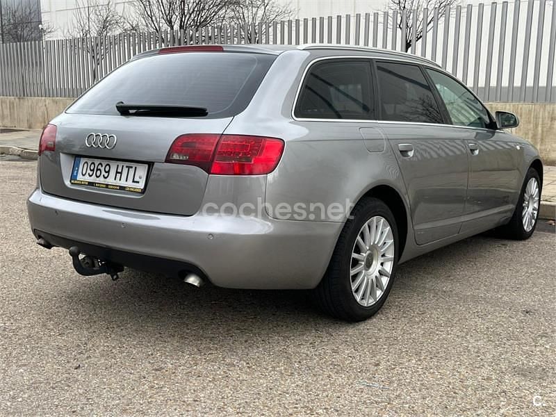 Usado Audi A6 180 CV (132 kW) 2006 Gris / plata Familiar