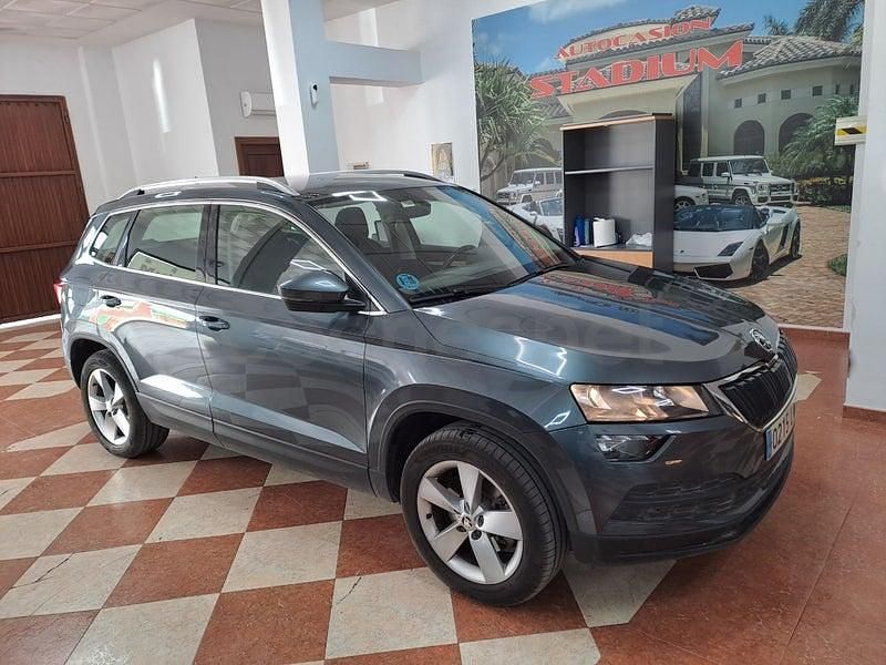 Usado Skoda Karoq Ambition 150 CV (110 kW) 2022 Gris / plata SUV