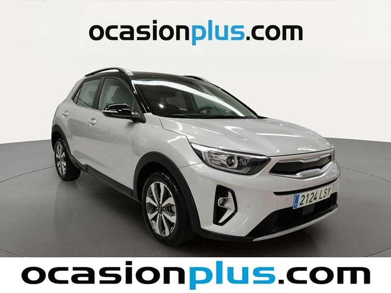 Usado Kia Stonic 120 CV (88 kW) 2021 Plateado SUV