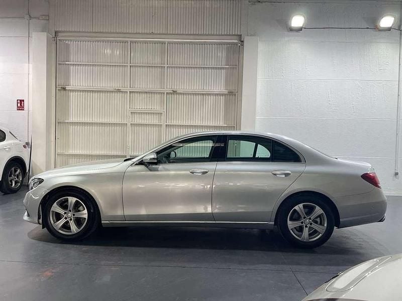 Usado Mercedes E220 Elegance 194 CV (142 kW) 2016 Gris / plata Berlina
