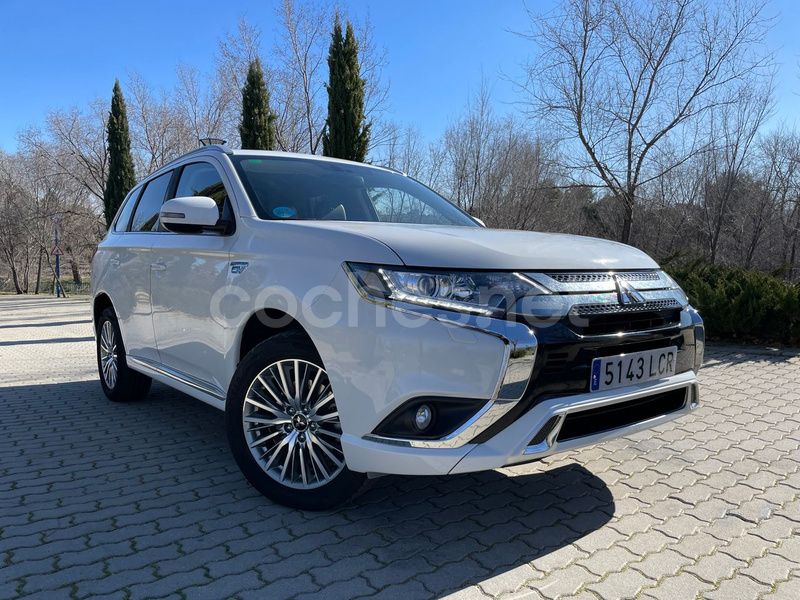Blanco Usado 2019 Mitsubishi Outlander P-HEV Motion SUV | 17.990 € (Precio justo) - Imagen 1/4