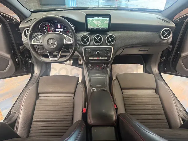 Usado Mercedes A200 136 CV (100 kW) 2017 Negro Utilitario
