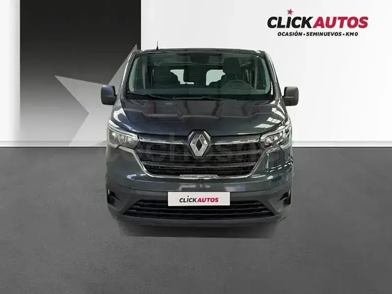 Usado Renault Trafic 110 CV (80 kW) 2023 Gris / plata Monovolumen