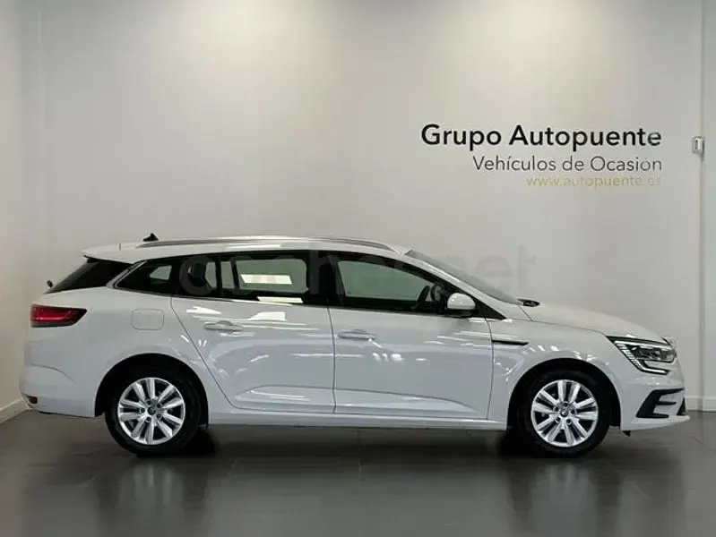 Usado Renault Mégane GrandTour Business 115 CV (84 kW) 2022 Blanco Familiar