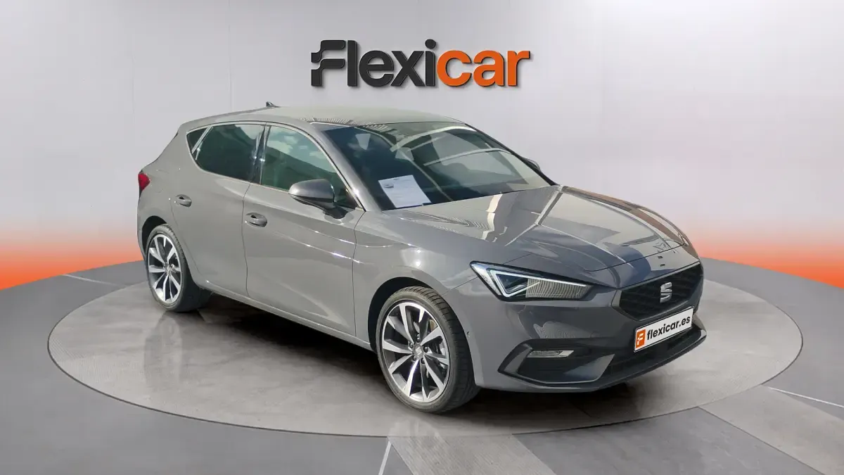 Usado Seat Leon FR 204 HP (150 kW) 2025 Sedan