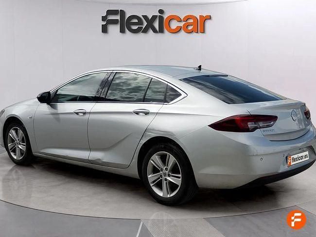 Usado Opel Insignia Edition 122 CV (89 kW) 2022 Gris Berlina
