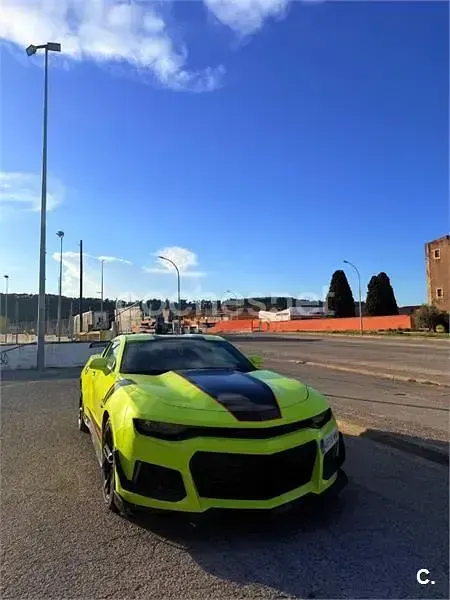Usado Chevrolet Camaro 432 CV (317 kW) 2015 Amarillo Coupe