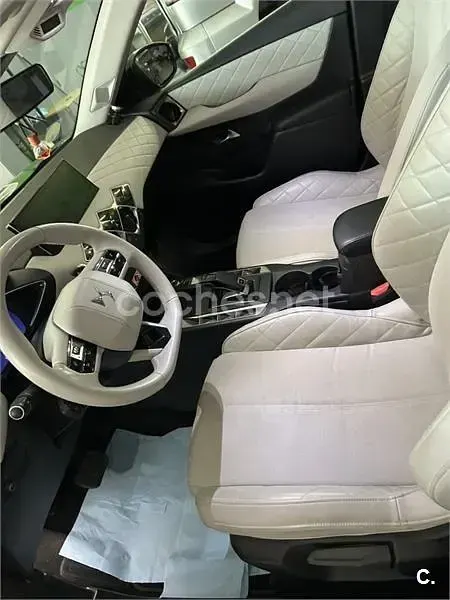 Usado DS Automobiles DS3 Crossback Connected Chic 131 CV (96 kW) 2021 Gris / plata SUV