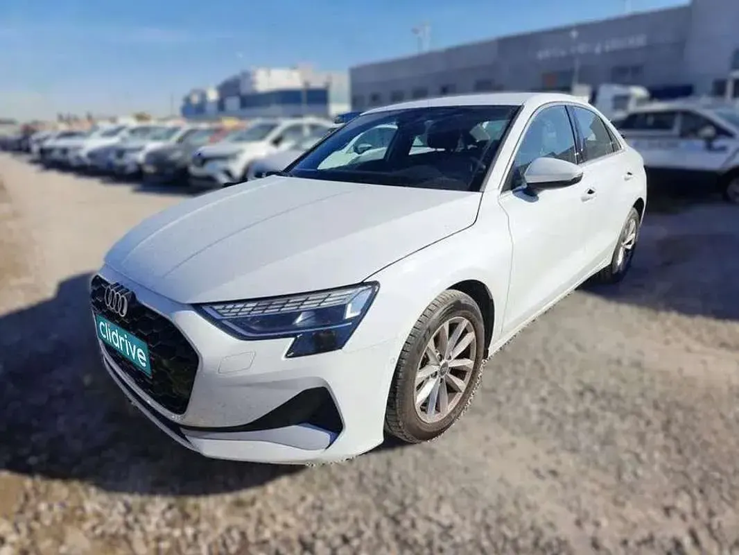 Używany Audi A3 Advanced Plus 150 KM (110 kW) 2025 Biały Sedan/Limuzyna