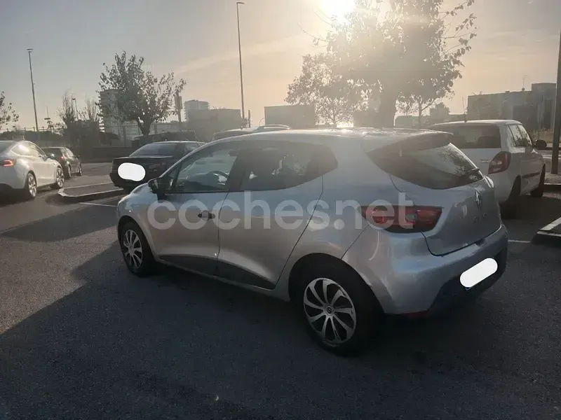 Usado Renault Clio IV Expression 75 CV (55 kW) 2014 Gris / plata Berlina
