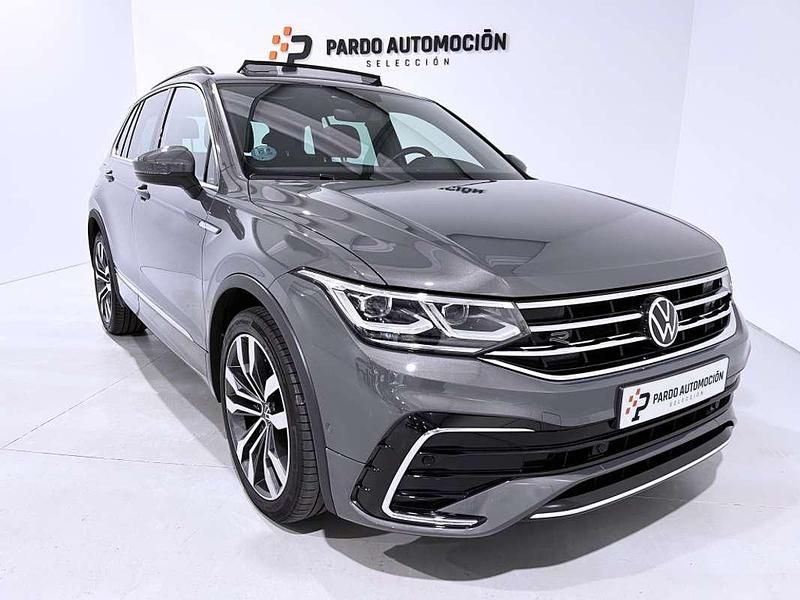 Gris Usado 2023 VW Tiguan R-line SUV | 34.900 € (Un poco caro) - Imagen 1/4