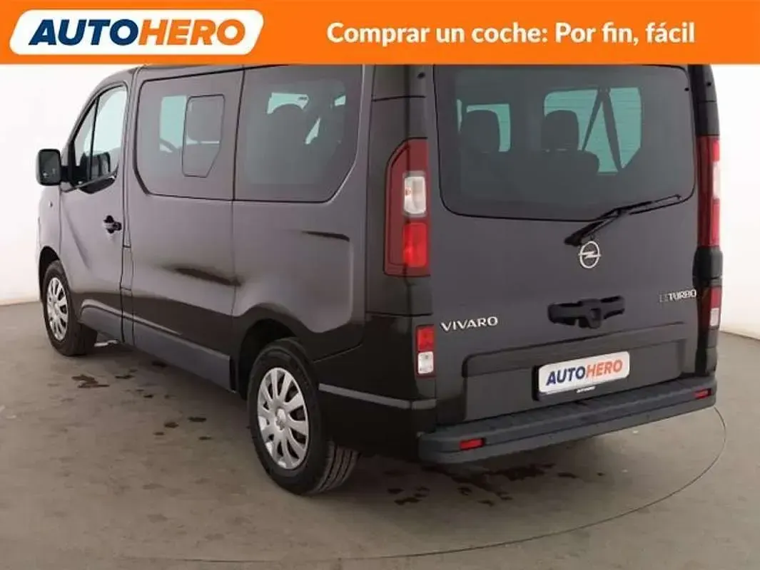 Usado Opel Vivaro S 125 CV (91 kW) 2018 Negro Monovolumen