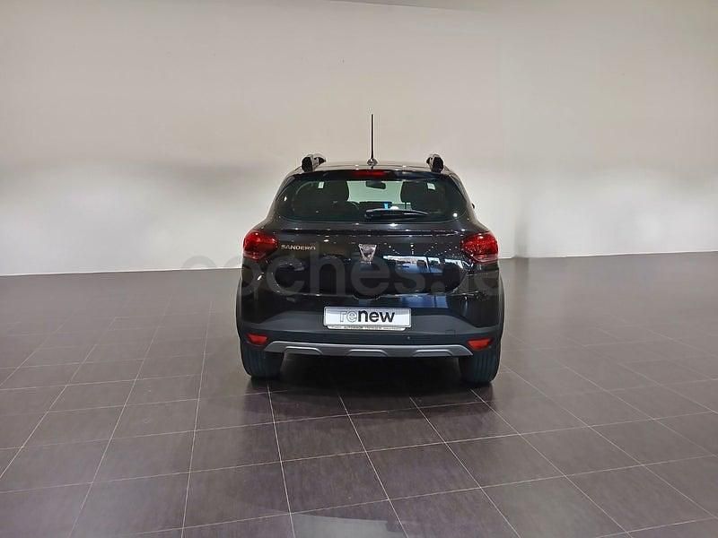 Usado Dacia Sandero Comfort 101 CV (74 kW) 2022 Negro Berlina