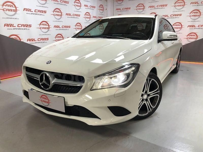 Usado Mercedes CLA220 Urban 177 CV (130 kW) 2016 Blanco Berlina