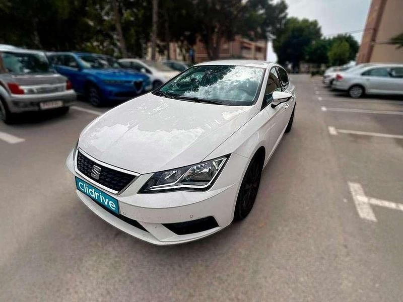 Usado Seat Leon ST Style 125 CV (91 kW) 2020 Blanco Familiar