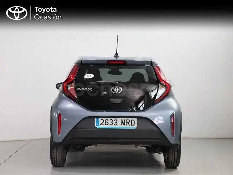 Käytetty Toyota Aygo X Play 72 HP (52 kW) 2024 Sininen Katumaasturi