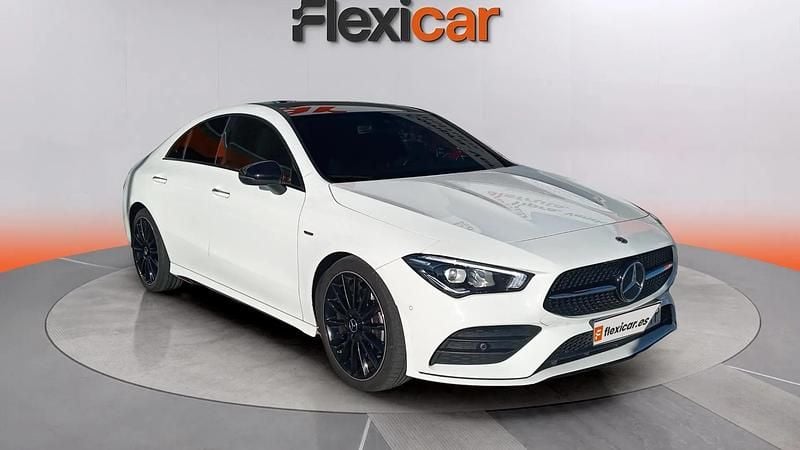 Usado Mercedes CLA200 150 CV (110 kW) 2022 Blanco Coupe