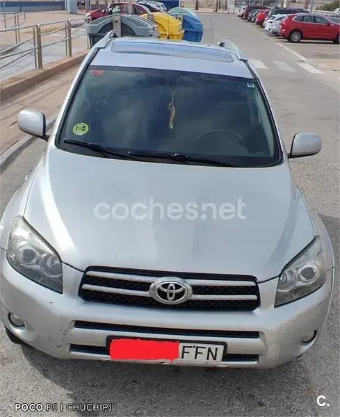 Usado Toyota RAV4 Premium 177 CV (130 kW) 2006 Gris / plata SUV